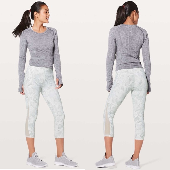 Lululemon Train Times Crop 21” in Jasmine White Multi & White - Picture 1 of 7